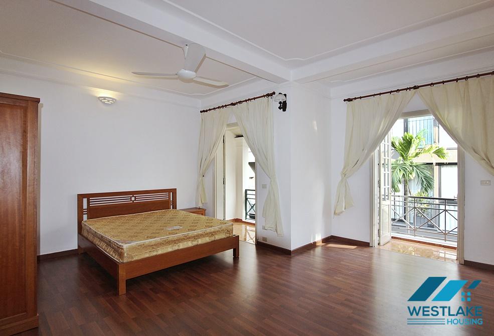 A renovated 5 bedroom house for rent in Tay Ho, Ha Noi