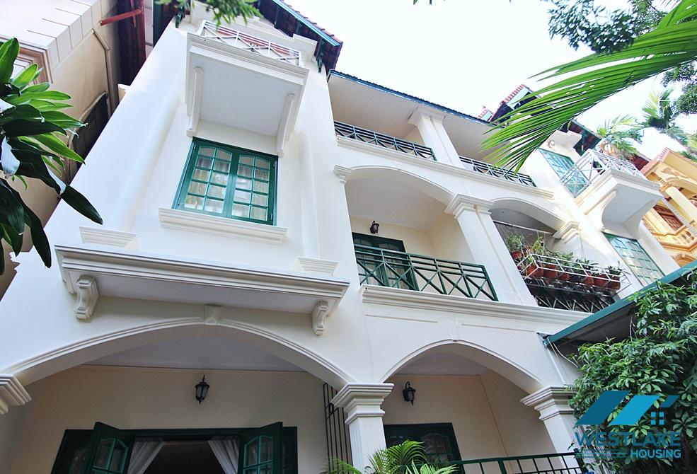A renovated 5 bedroom house for rent in Tay Ho, Ha Noi