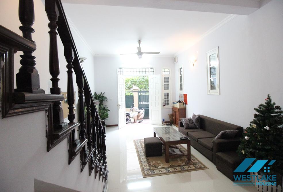 Charming room for rent in Vong Thi street, Tay Ho, Ha Noi