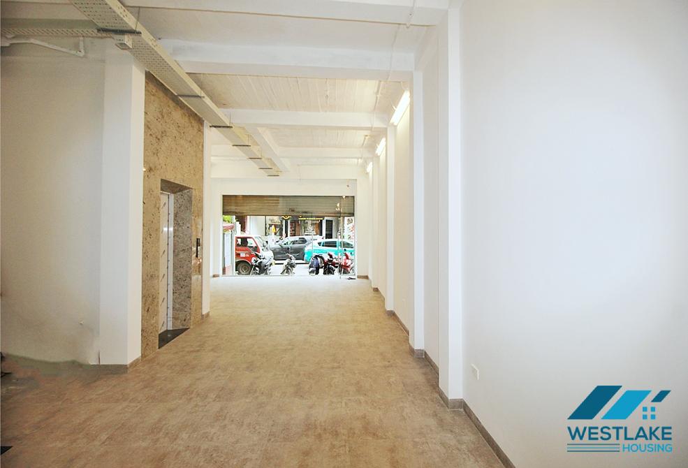 Renovated house for rent to make an office or restaurant in Tay Ho, Ha Noi