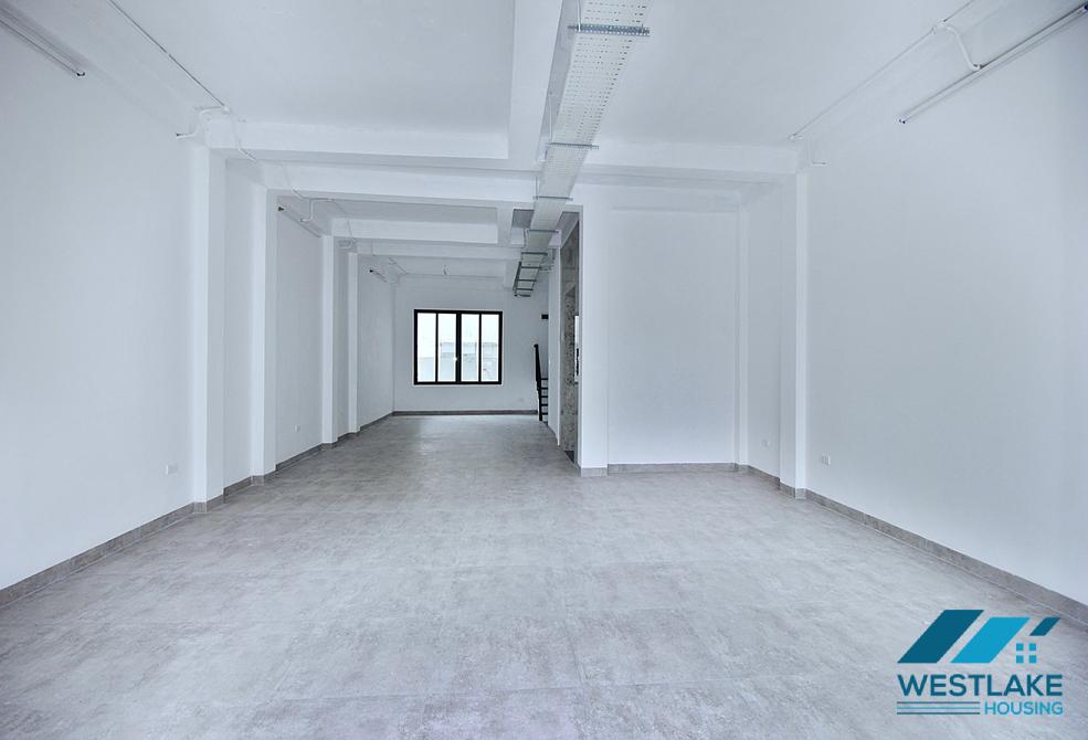 Renovated house for rent to make an office or restaurant in Tay Ho, Ha Noi