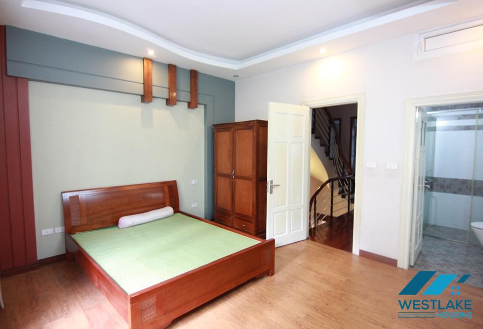 Cho Thuê Nhà 4 Phòng Ngủ Đẹp Và Rộng Sáng Thoáng Tại Tô Ngọc Vân, Tây Hồ, Hà Nội.