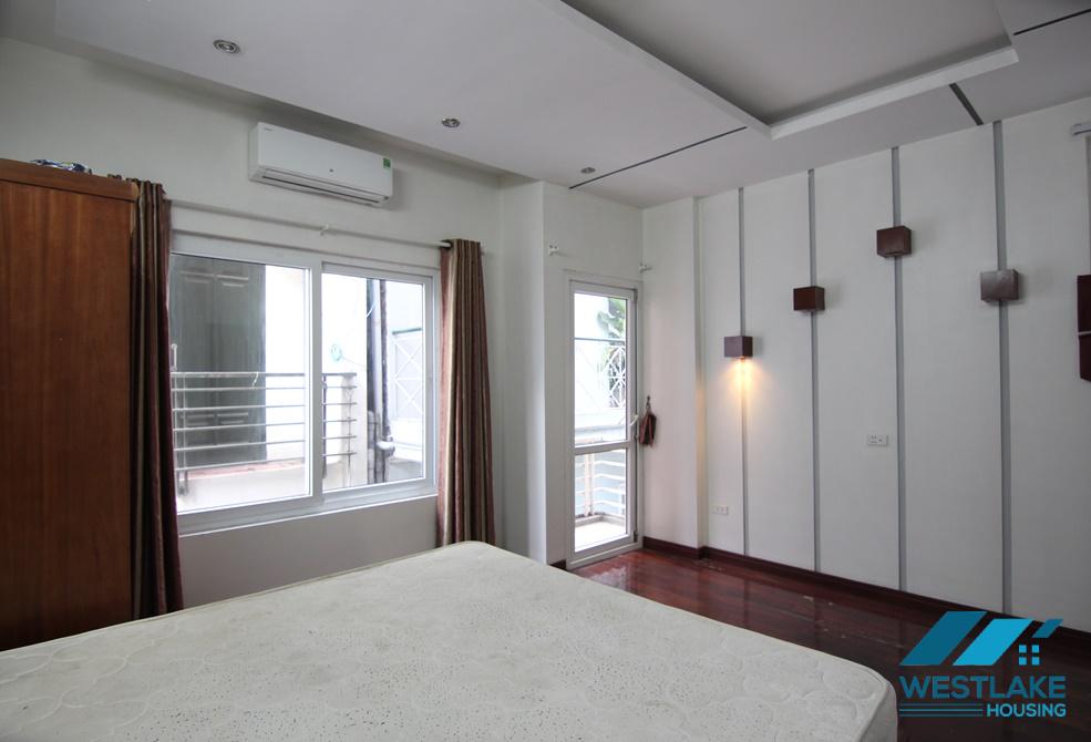 Cho Thuê Nhà 4 Phòng Ngủ Đẹp Và Rộng Sáng Thoáng Tại Tô Ngọc Vân, Tây Hồ, Hà Nội.