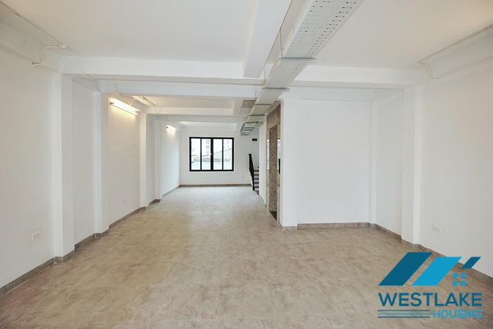 Cho Thuê Nhà Mới Được Cải Tạo Lại Để Làm Văn Phòng Hoặc Nhà Hàng Tại Tây Hồ, Hà Nội. Cho Thuê Nhà Mới Được Cải Tạo Lại Để Làm Văn Phòng Hoặc Nhà Hàng Tại Tây Hồ, Hà Nội.