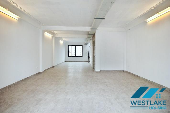 Cho Thuê Nhà Mới Được Cải Tạo Lại Để Làm Văn Phòng Hoặc Nhà Hàng Tại Tây Hồ, Hà Nội. Cho Thuê Nhà Mới Được Cải Tạo Lại Để Làm Văn Phòng Hoặc Nhà Hàng Tại Tây Hồ, Hà Nội.