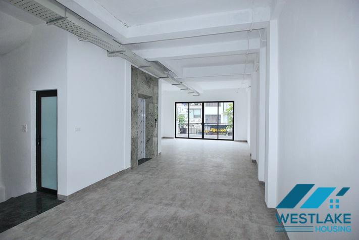 Cho Thuê Nhà Mới Được Cải Tạo Lại Để Làm Văn Phòng Hoặc Nhà Hàng Tại Tây Hồ, Hà Nội. Cho Thuê Nhà Mới Được Cải Tạo Lại Để Làm Văn Phòng Hoặc Nhà Hàng Tại Tây Hồ, Hà Nội.