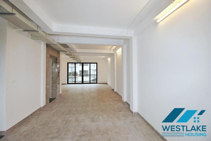 Cho Thuê Nhà Mới Được Cải Tạo Lại Để Làm Văn Phòng Hoặc Nhà Hàng Tại Tây Hồ, Hà Nội. Cho Thuê Nhà Mới Được Cải Tạo Lại Để Làm Văn Phòng Hoặc Nhà Hàng Tại Tây Hồ, Hà Nội.