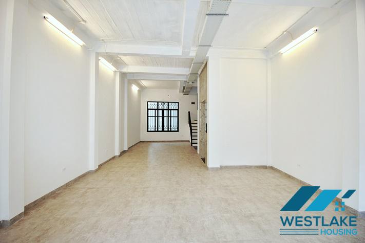 Cho Thuê Nhà Mới Được Cải Tạo Lại Để Làm Văn Phòng Hoặc Nhà Hàng Tại Tây Hồ, Hà Nội. Cho Thuê Nhà Mới Được Cải Tạo Lại Để Làm Văn Phòng Hoặc Nhà Hàng Tại Tây Hồ, Hà Nội.