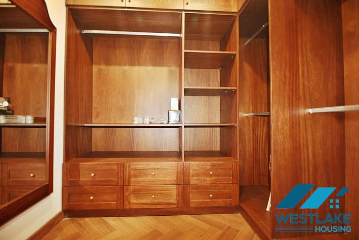 Cho Thuê Căn Hộ 3 Phòng Ngủ Ban Công Rộng View Hồ Thoáng Mát, Hoàn Toàn Mới Tại Xuân Diệu, Tây Hồ, Hà Nội. Cho Thuê Căn Hộ 3 Phòng Ngủ Ban Công Rộng View Hồ Thoáng Mát, Hoàn Toàn Mới Tại Xuân Diệu, Tây Hồ, Hà Nội.