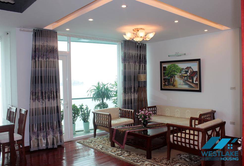 Lake view 2 bedrooms apartment for lease in Tay Ho ward, Hanoi