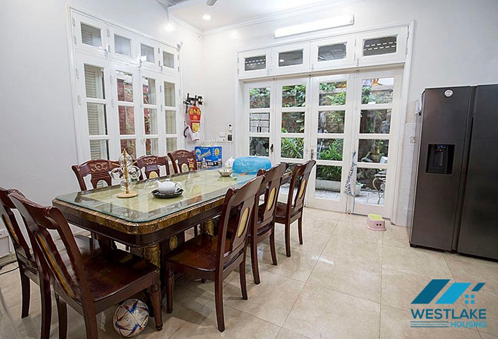 Cho thuê nhà đẹp 4 phòng ngủ tại Ciputra, Tây Hồ – Đầy đủ nội thất, khu yên tĩnh Cho thuê nhà đẹp 4 phòng ngủ tại Ciputra, Tây Hồ – Đầy đủ nội thất, khu yên tĩnh