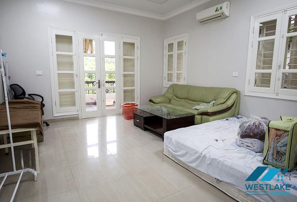 Cho thuê nhà đẹp 4 phòng ngủ tại Ciputra, Tây Hồ – Đầy đủ nội thất, khu yên tĩnh Cho thuê nhà đẹp 4 phòng ngủ tại Ciputra, Tây Hồ – Đầy đủ nội thất, khu yên tĩnh