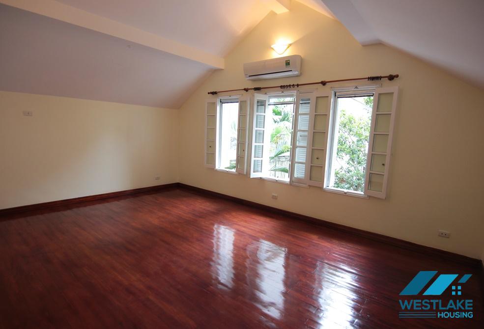 Lovely house with big yard for rent in Tay Ho, Ha Noi Lovely house with big yard for rent in Tay Ho, Ha Noi