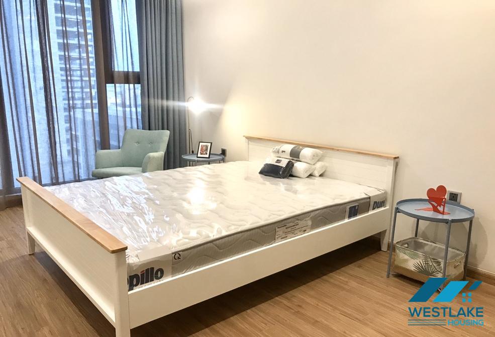 A high-end 1 bedroom apartment for rent in Vinhomes Metropolis, Ba Dinh