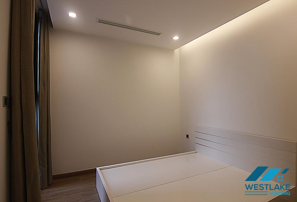 A delicate 2 bedroom apartment for rent in Vinhome Metropolis