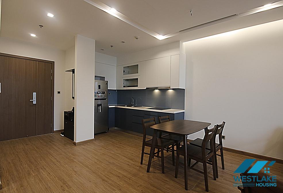 A delicate 2 bedroom apartment for rent in Vinhome Metropolis