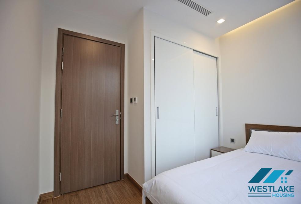 Good quality 2 bedrooms apartment for rent in Metropolis Lieu Giai, Ba Dinh