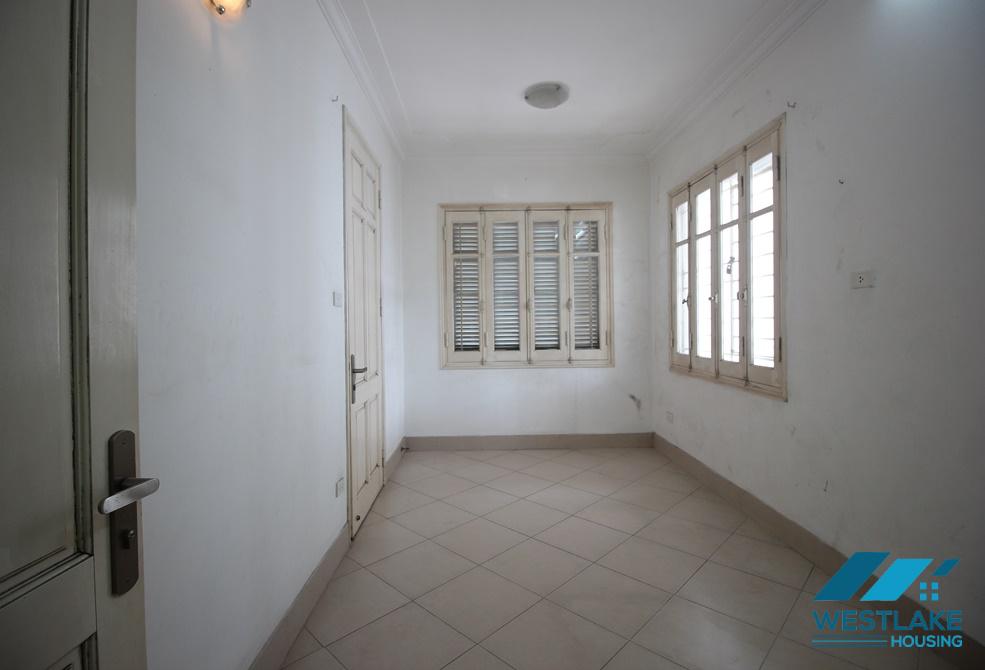 A comfortable house for lease in Tay Ho, Ha Noi A comfortable house for lease in Tay Ho, Ha Noi