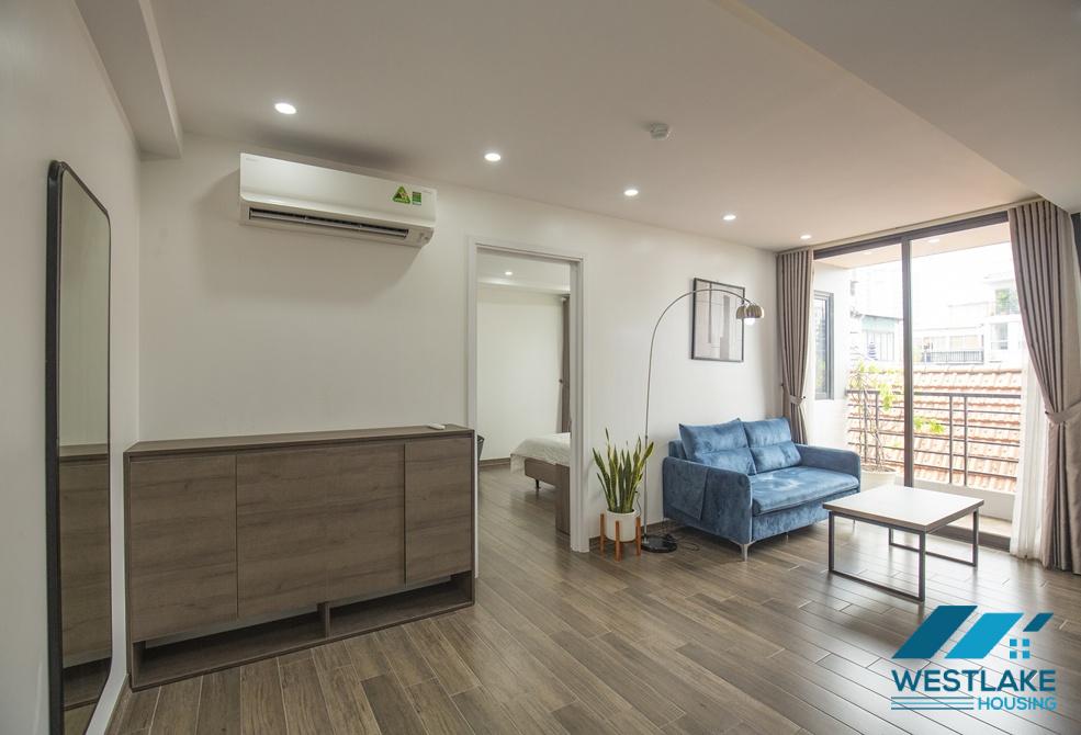 A modern 02 bedroom apartment for rent in Tay Ho street, Ha Noi