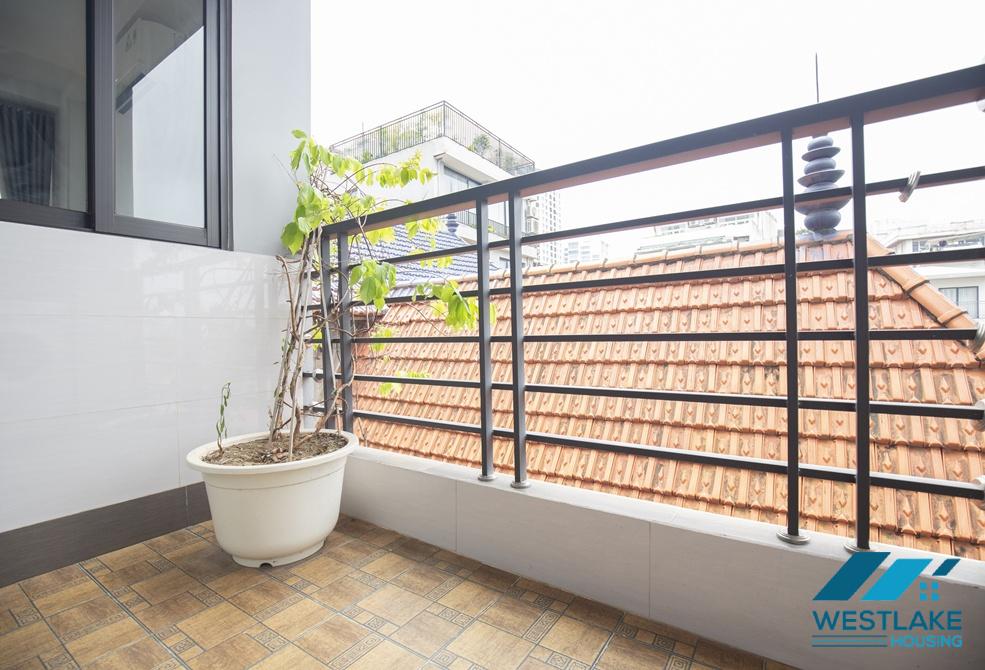 A modern 02 bedroom apartment for rent in Tay Ho street, Ha Noi