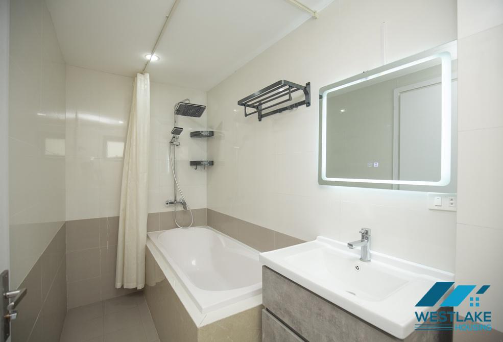 A modern 02 bedroom apartment for rent in Tay Ho street, Ha Noi