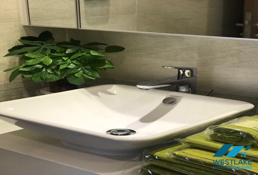 A lovely 2 bedroom apartment for rent in Vinhomes Metropolis A lovely 2 bedroom apartment for rent in Vinhomes Metropolis