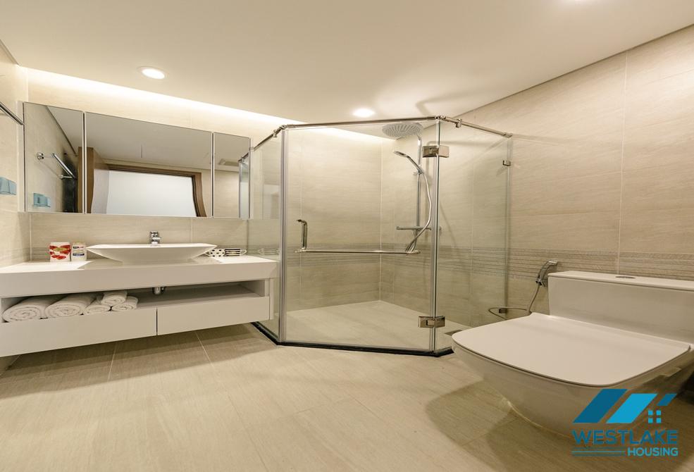 A stylish 2 bedroom apartment for rent in Vinhomes Metropolis, Ba Dinh, Ha Noi