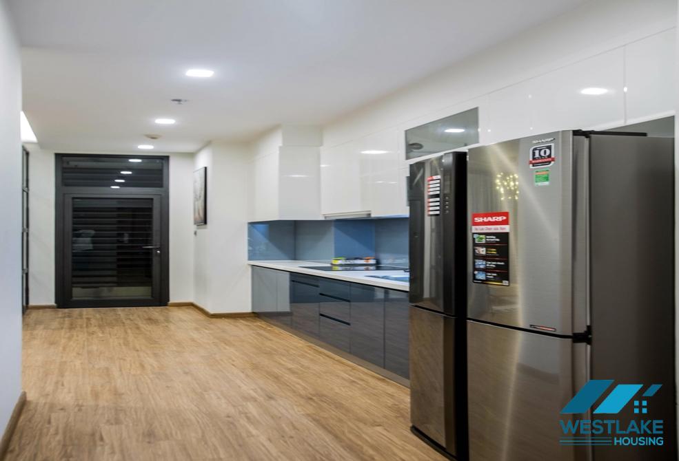 A delightful 2 bedroom apartment for rent in Vinhomes Metropolis, Lieu Giai, Ba Dinh