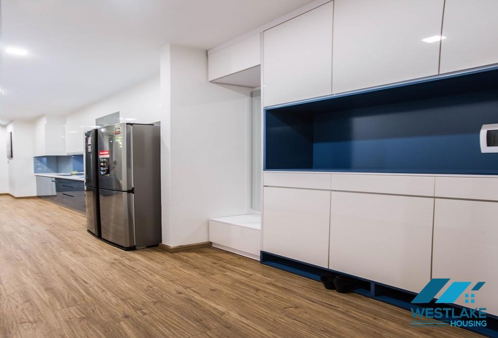 A delightful 2 bedroom apartment for rent in Vinhomes Metropolis, Lieu Giai, Ba Dinh