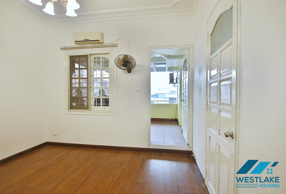 Unfurnished 4 bedroom house for rent in Tay Ho, Ha Noi Unfurnished 4 bedroom house for rent in Tay Ho, Ha Noi