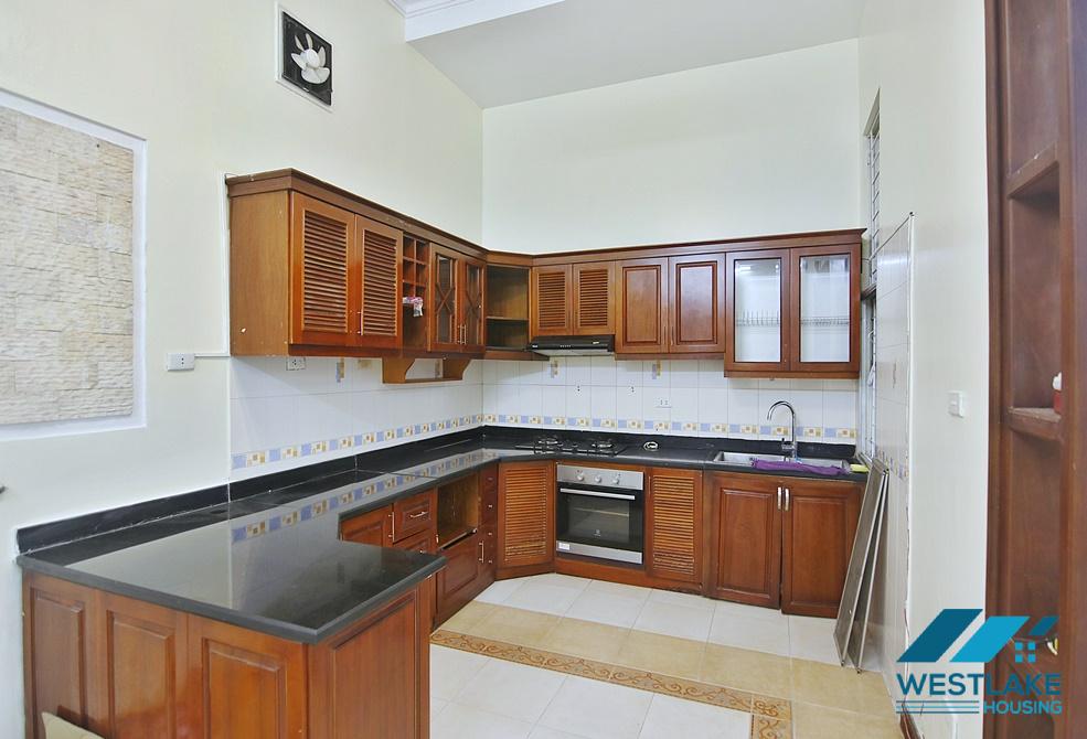 Unfurnished 4 bedroom house for rent in Tay Ho, Ha Noi Unfurnished 4 bedroom house for rent in Tay Ho, Ha Noi