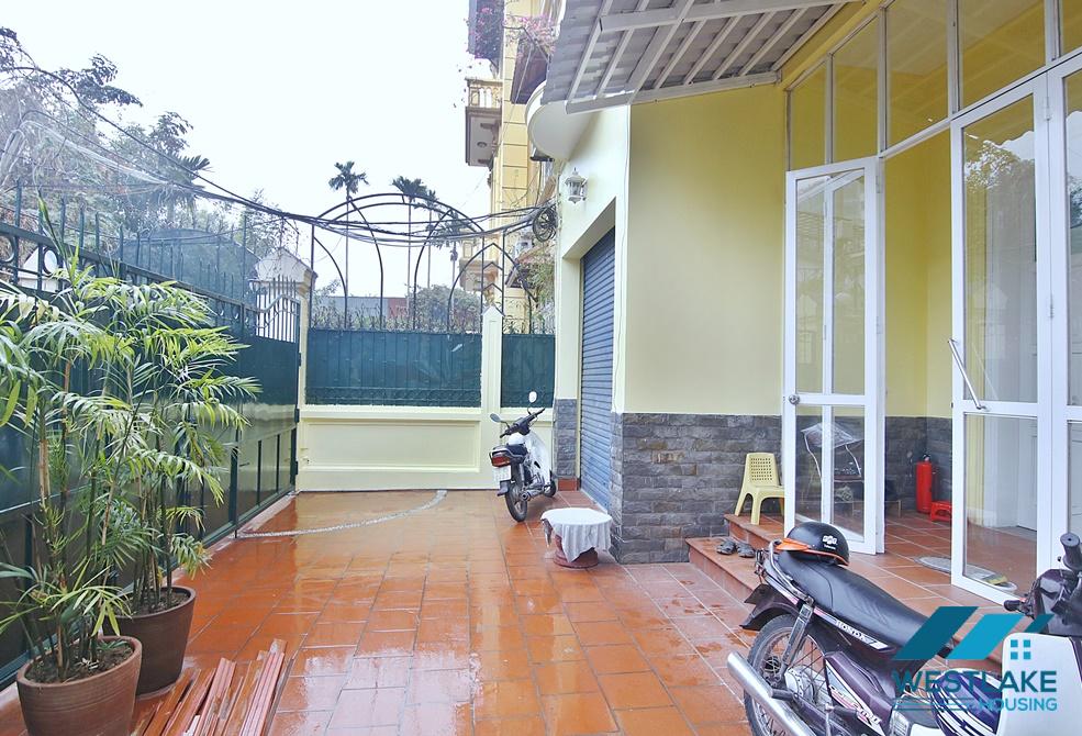 Unfurnished 4 bedroom house for rent in Tay Ho, Ha Noi Unfurnished 4 bedroom house for rent in Tay Ho, Ha Noi