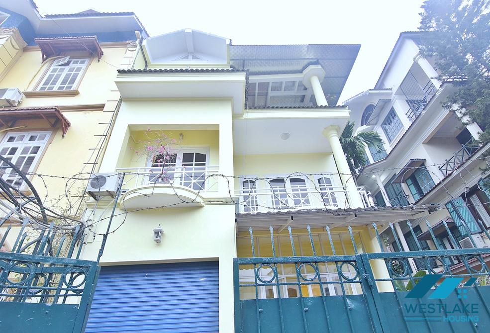 Unfurnished 4 bedroom house for rent in Tay Ho, Ha Noi
