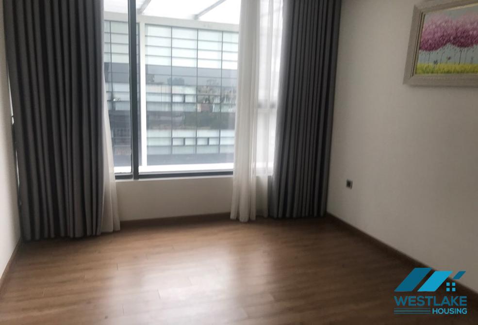 A new and good price 3 bedroom apartment for rent in Metropolis, Ba dinh, Ha noi