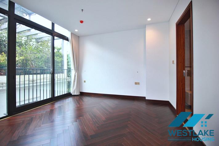Beautiful, spacious 4-bedroom apartment with a large balcony and lake view for rent in Tu Hoa, Tay Ho, Hanoi.