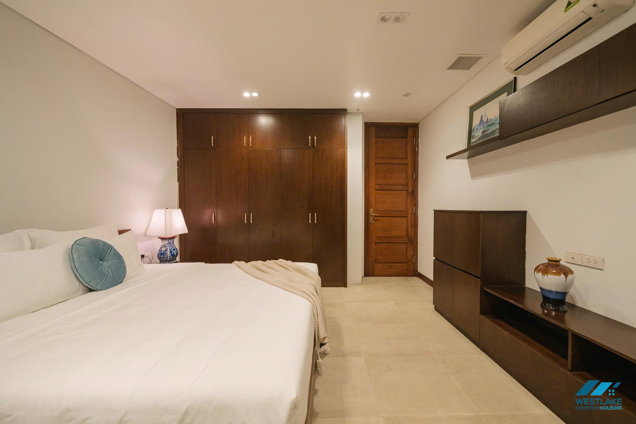 A beautiful 02 bedrooms apartment with lake view and large balcony for rent in Tay Ho, Ha Noi A beautiful 02 bedrooms apartment with lake view and large balcony for rent in Tay Ho, Ha Noi
