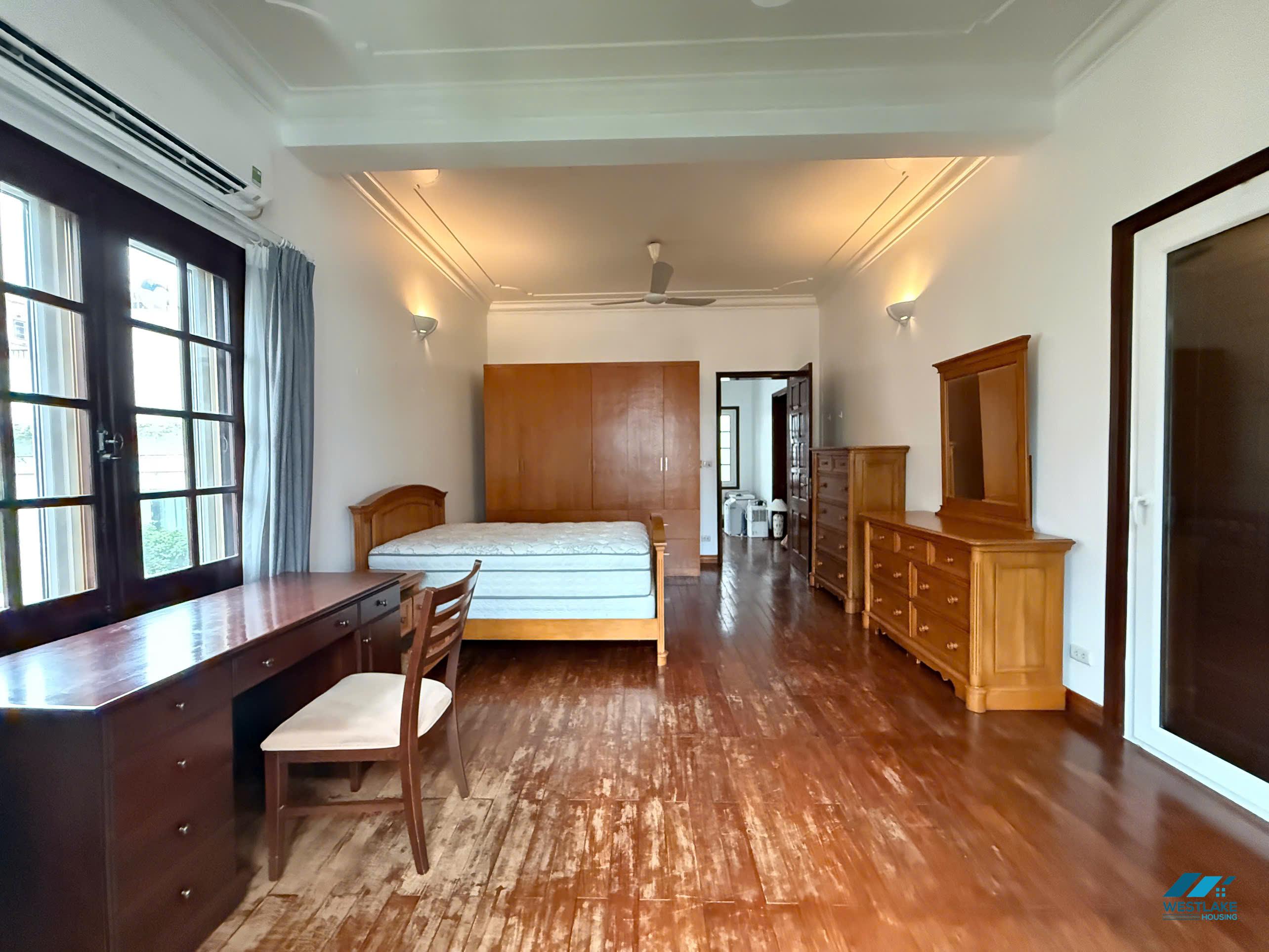 Five bedrooms with out-door pool for rent in Tay Ho, Ha Noi Five bedrooms with out-door pool for rent in Tay Ho, Ha Noi