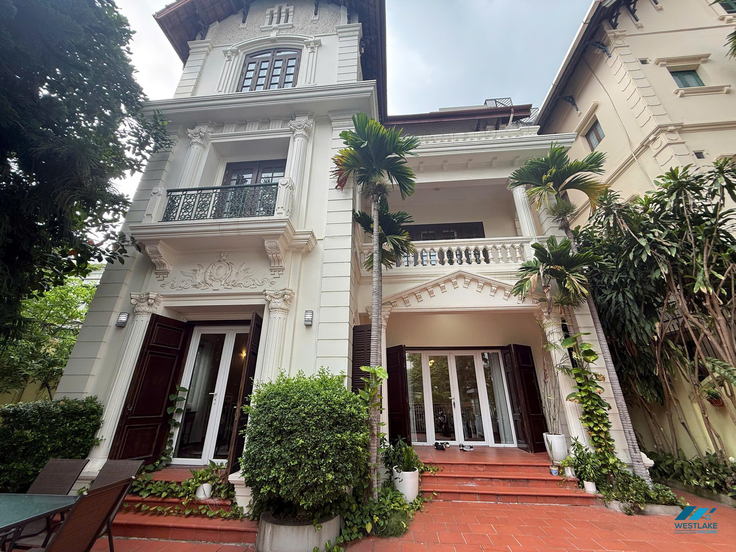 Five bedrooms with out-door pool for rent in Tay Ho, Ha Noi Five bedrooms with out-door pool for rent in Tay Ho, Ha Noi