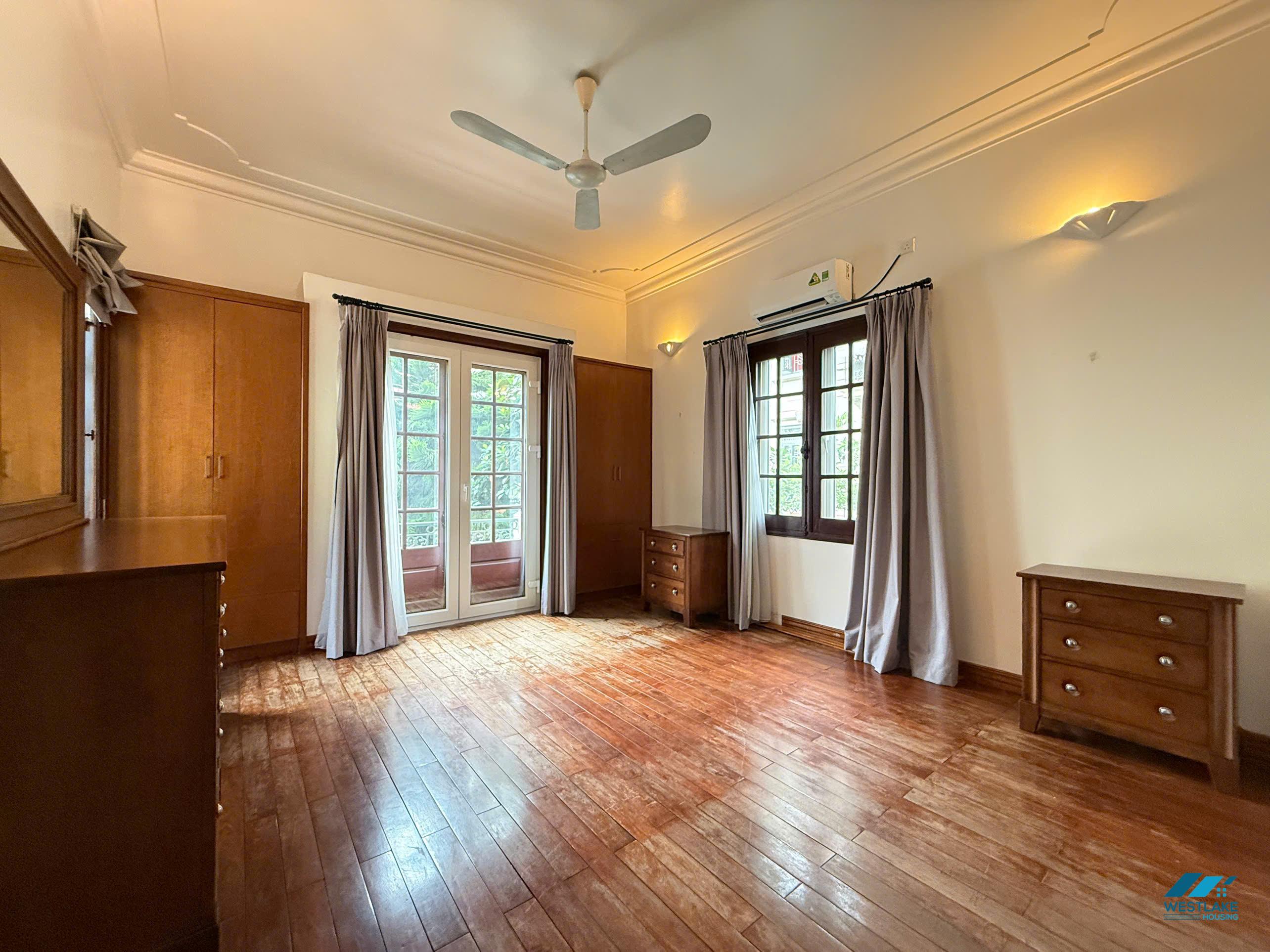 Five bedrooms with out-door pool for rent in Tay Ho, Ha Noi Five bedrooms with out-door pool for rent in Tay Ho, Ha Noi