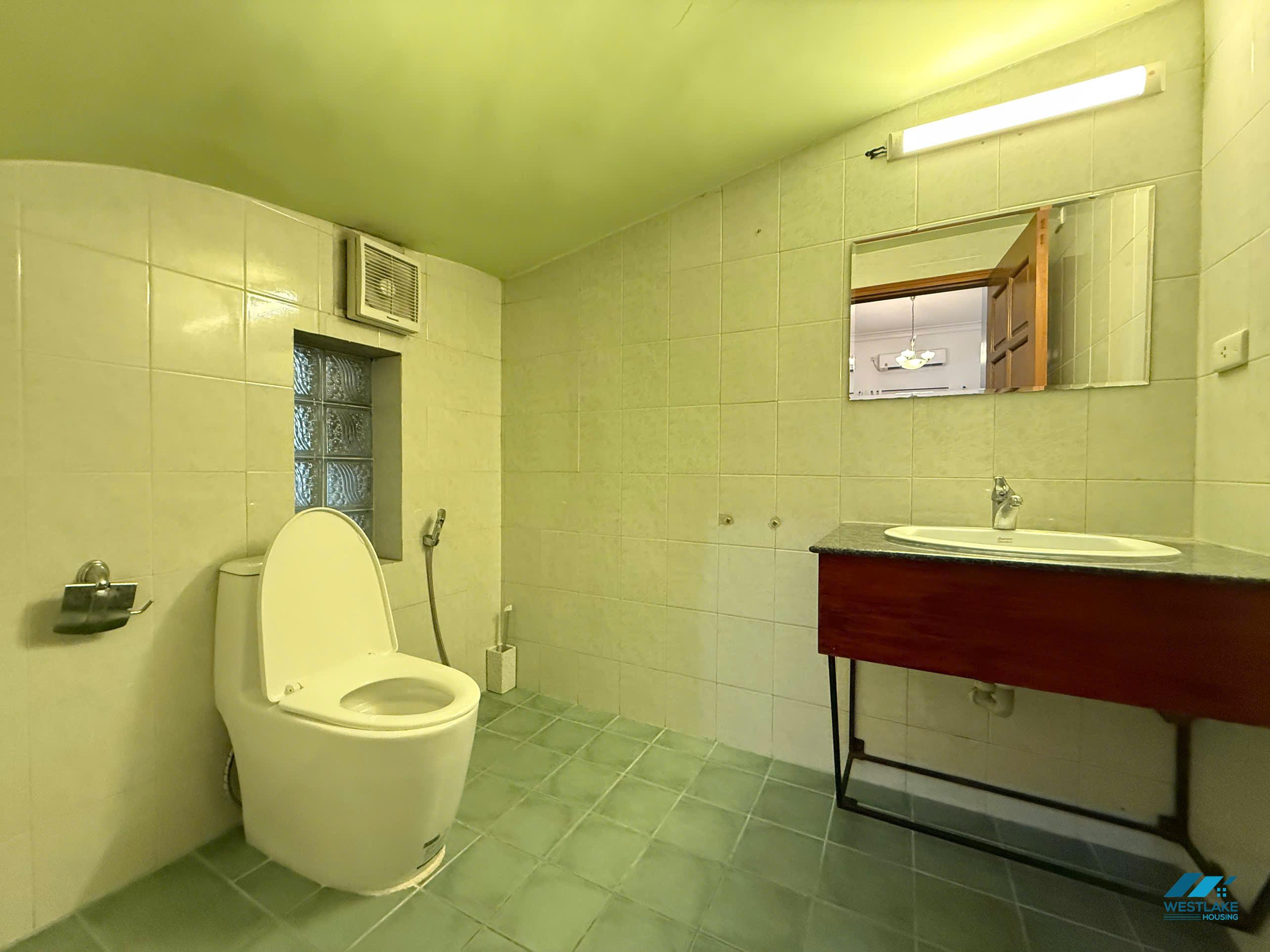 Five bedrooms with out-door pool for rent in Tay Ho, Ha Noi Five bedrooms with out-door pool for rent in Tay Ho, Ha Noi