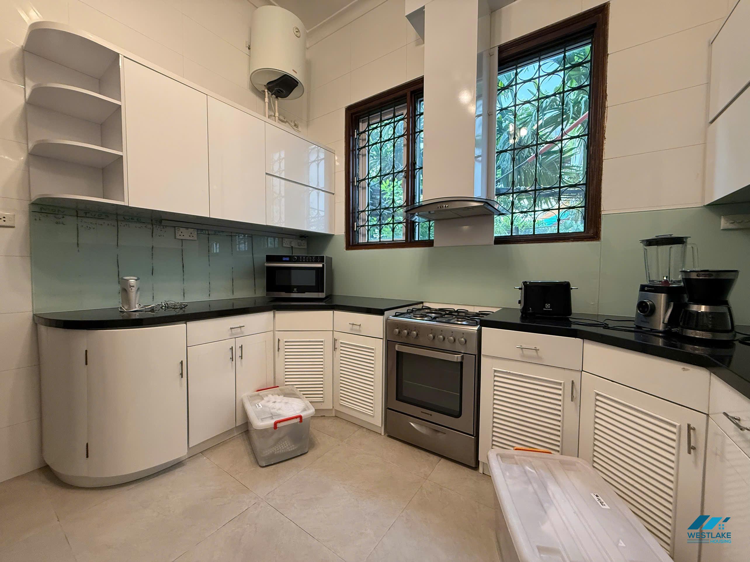 Five bedrooms with out-door pool for rent in Tay Ho, Ha Noi Five bedrooms with out-door pool for rent in Tay Ho, Ha Noi