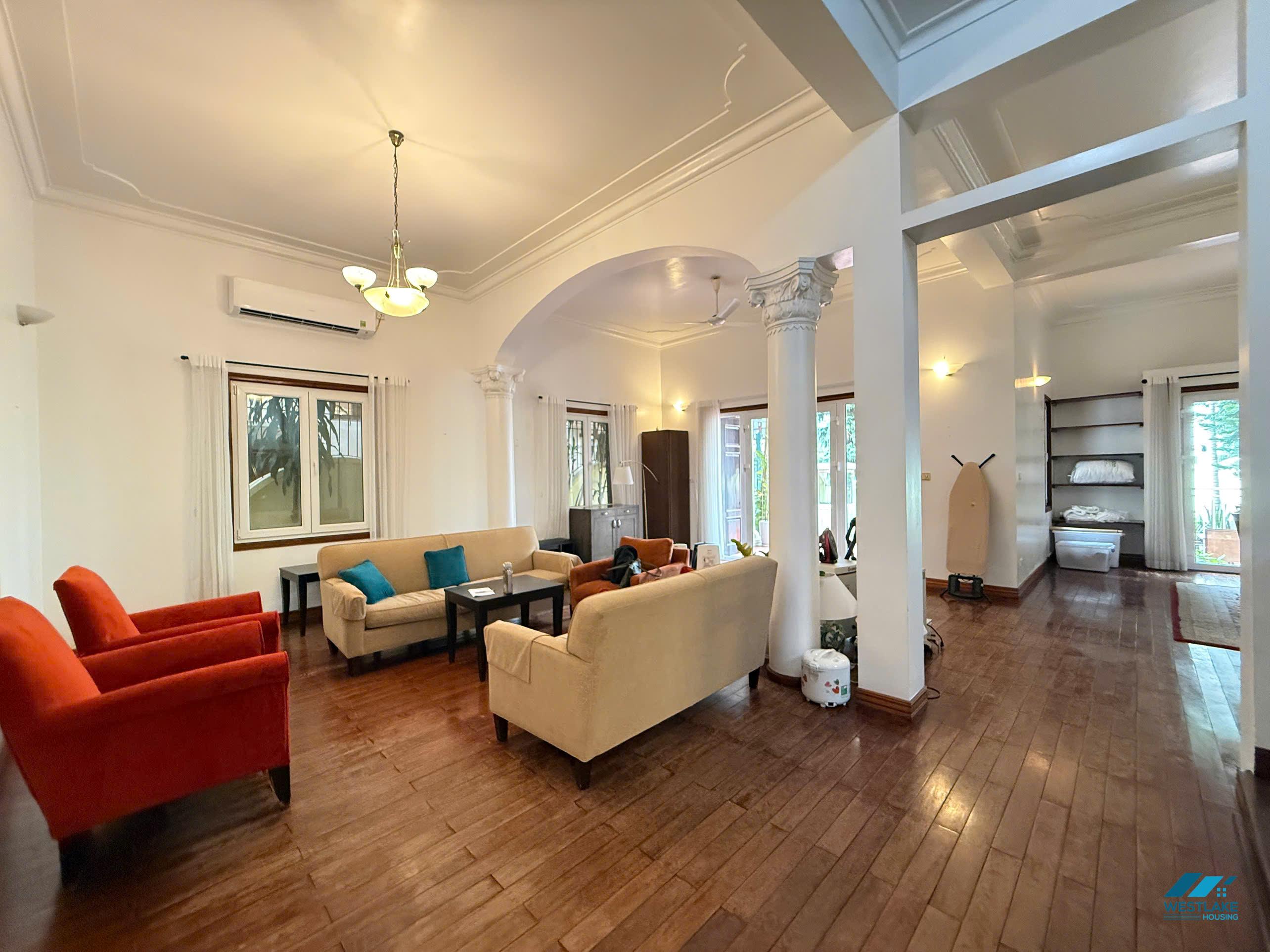 Five bedrooms with out-door pool for rent in Tay Ho, Ha Noi Five bedrooms with out-door pool for rent in Tay Ho, Ha Noi