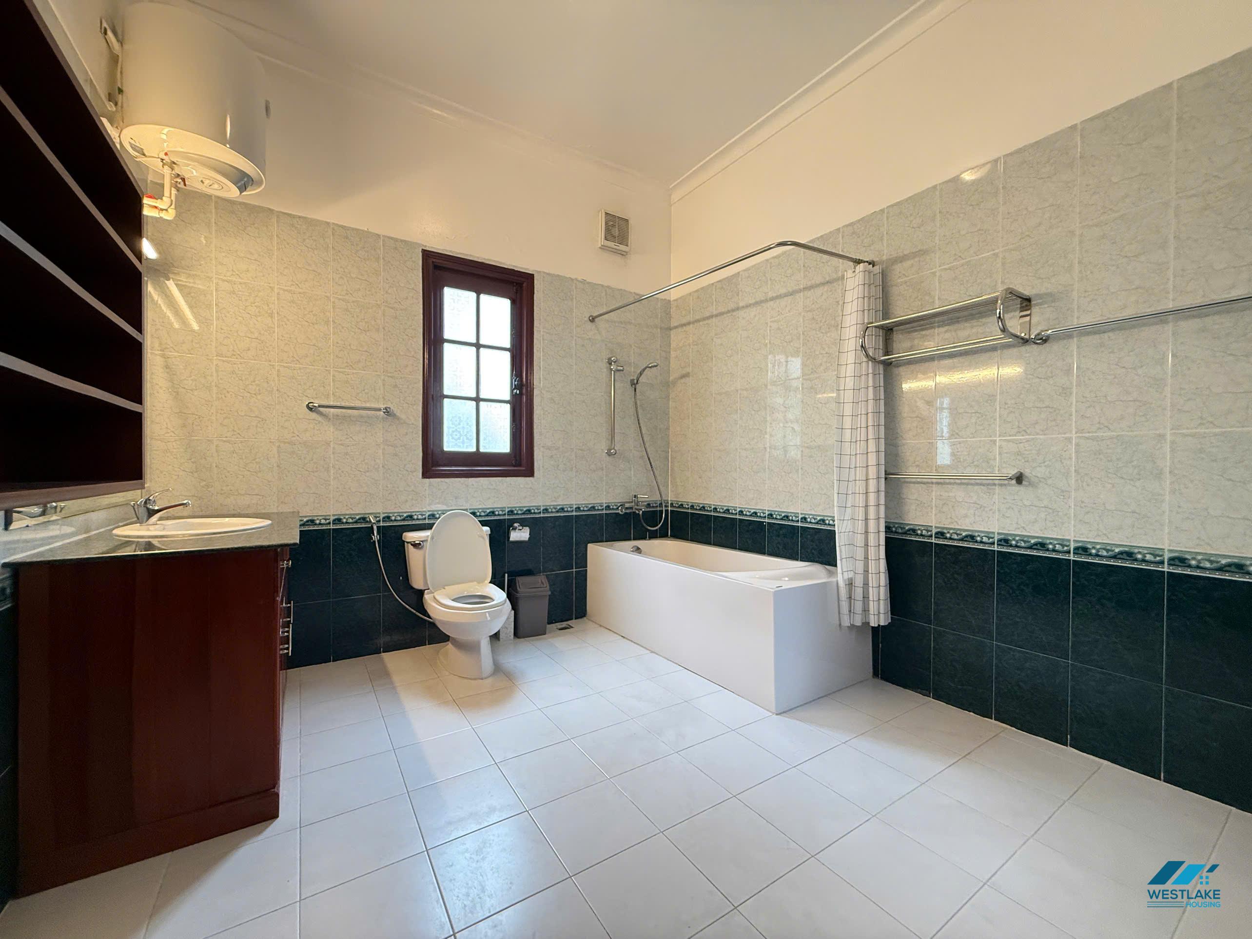 Five bedrooms with out-door pool for rent in Tay Ho, Ha Noi Five bedrooms with out-door pool for rent in Tay Ho, Ha Noi