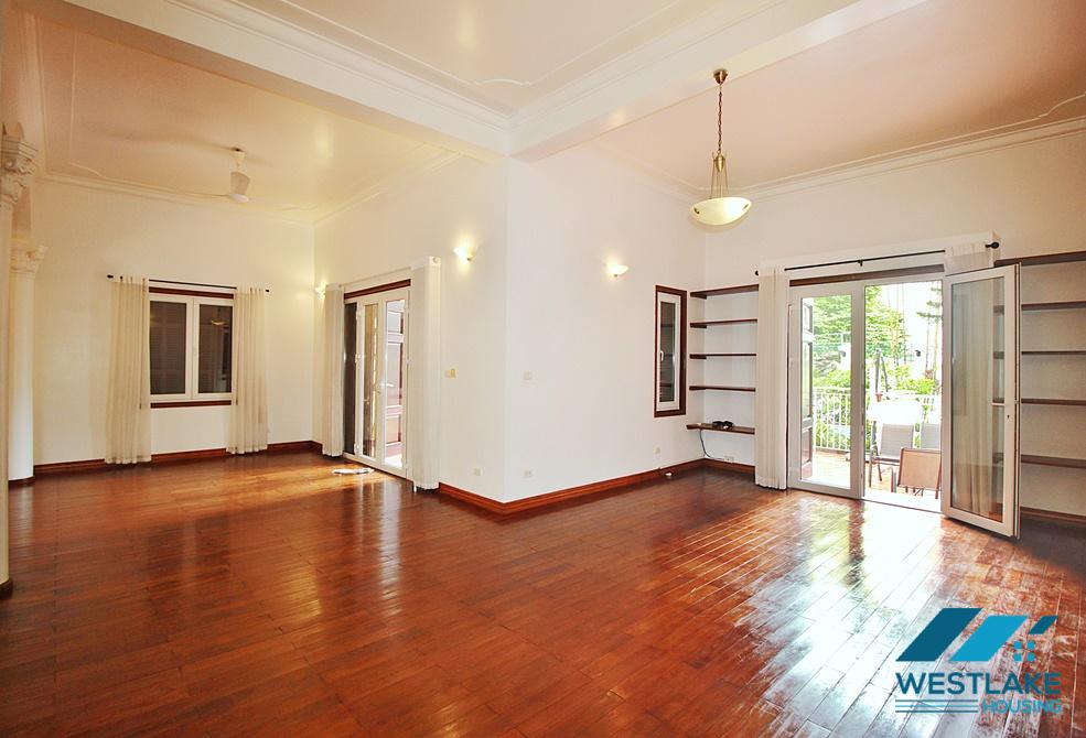 Five bedrooms with out-door pool for rent in Tay Ho, Ha Noi Five bedrooms with out-door pool for rent in Tay Ho, Ha Noi