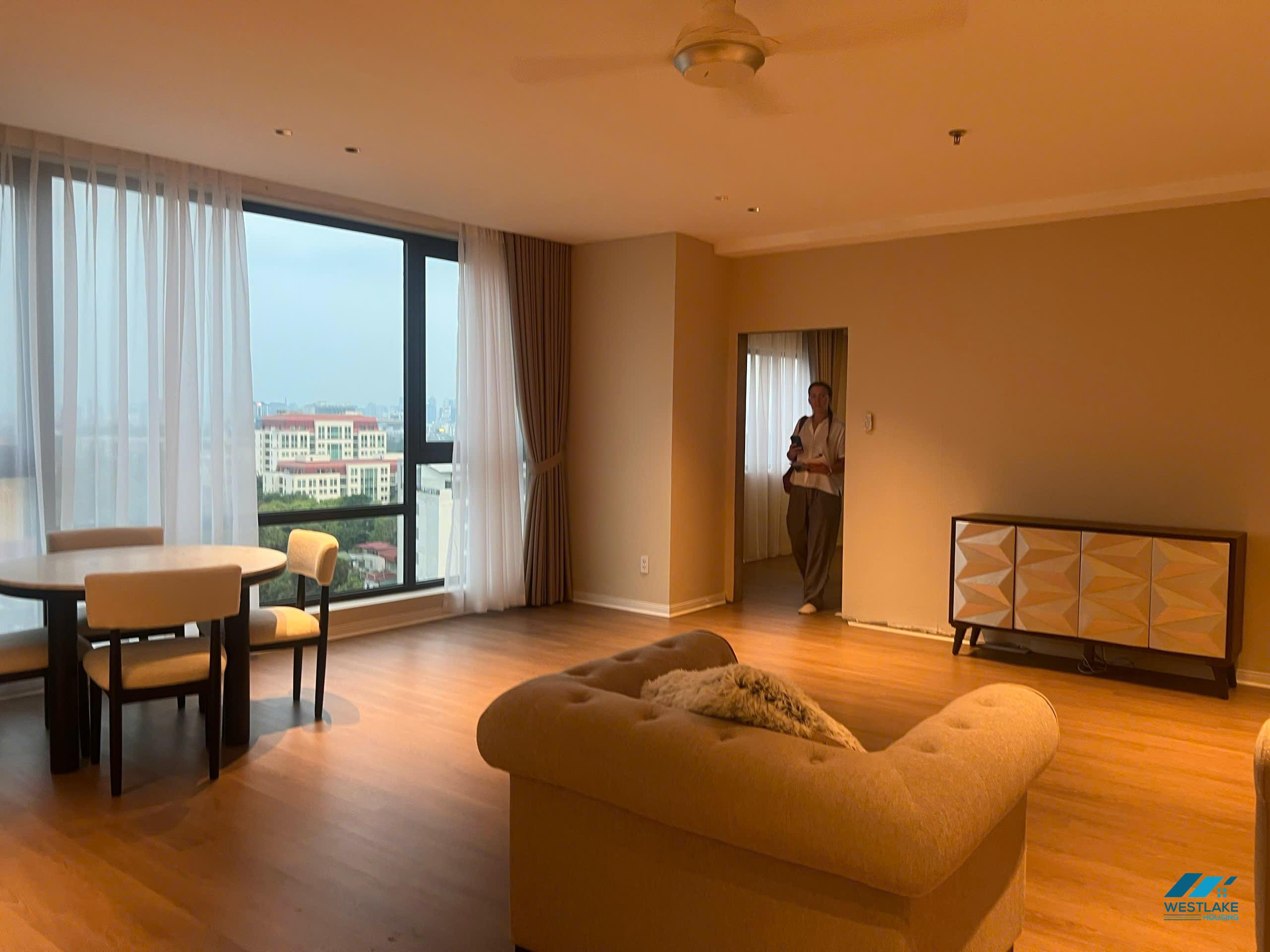 High-end 3 bedroom apartment for rent in Skyline, Truc Bach area, Ha Noi High-end 3 bedroom apartment for rent in Skyline, Truc Bach area, Ha Noi
