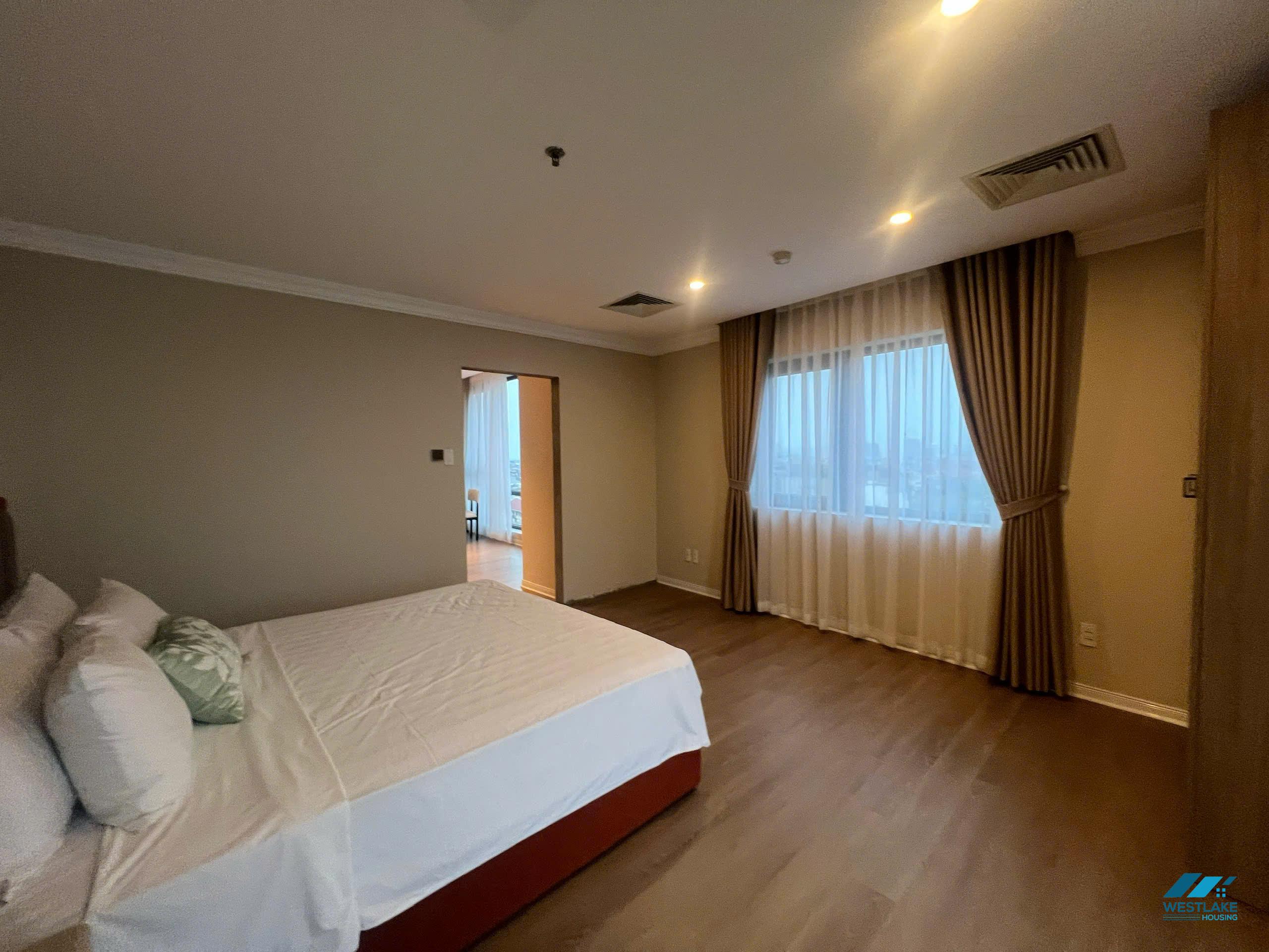 High-end 3 bedroom apartment for rent in Skyline, Truc Bach area, Ha Noi High-end 3 bedroom apartment for rent in Skyline, Truc Bach area, Ha Noi