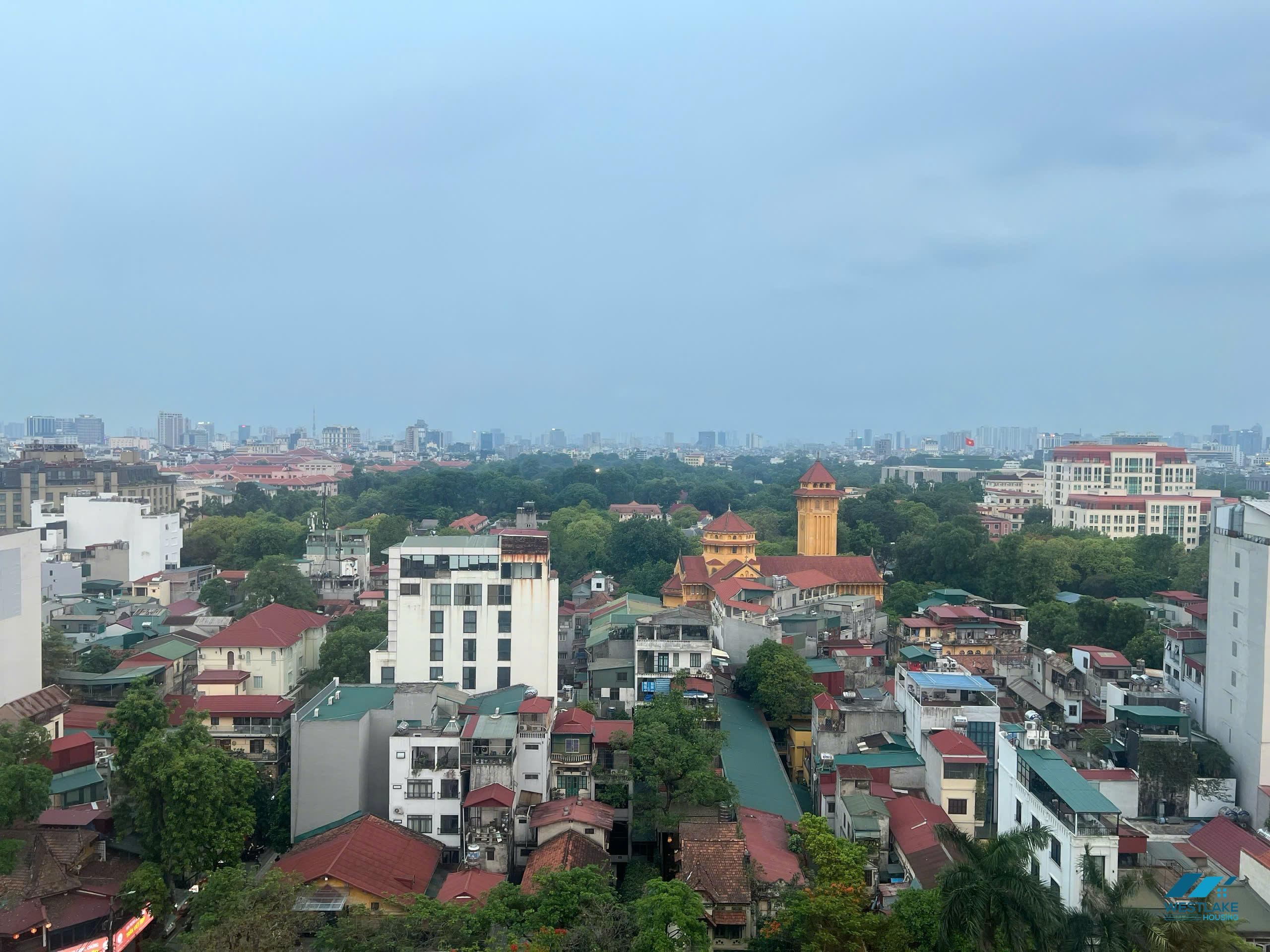 High-end 3 bedroom apartment for rent in Skyline, Truc Bach area, Ha Noi High-end 3 bedroom apartment for rent in Skyline, Truc Bach area, Ha Noi