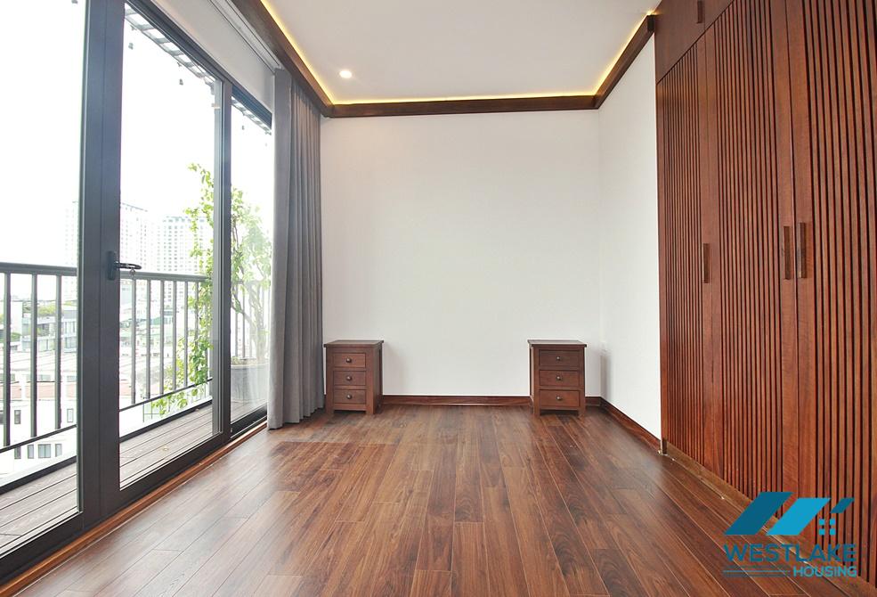 Lake view 4 bedrooms duplex apartment for rent in To Ngoc Van st, Tay Ho, Ha Noi Lake view 4 bedrooms duplex apartment for rent in To Ngoc Van st, Tay Ho, Ha Noi