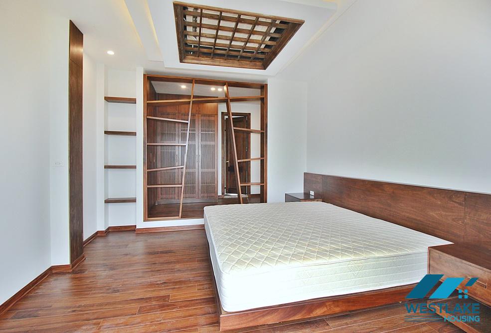 Lake view 4 bedrooms duplex apartment for rent in To Ngoc Van st, Tay Ho, Ha Noi Lake view 4 bedrooms duplex apartment for rent in To Ngoc Van st, Tay Ho, Ha Noi