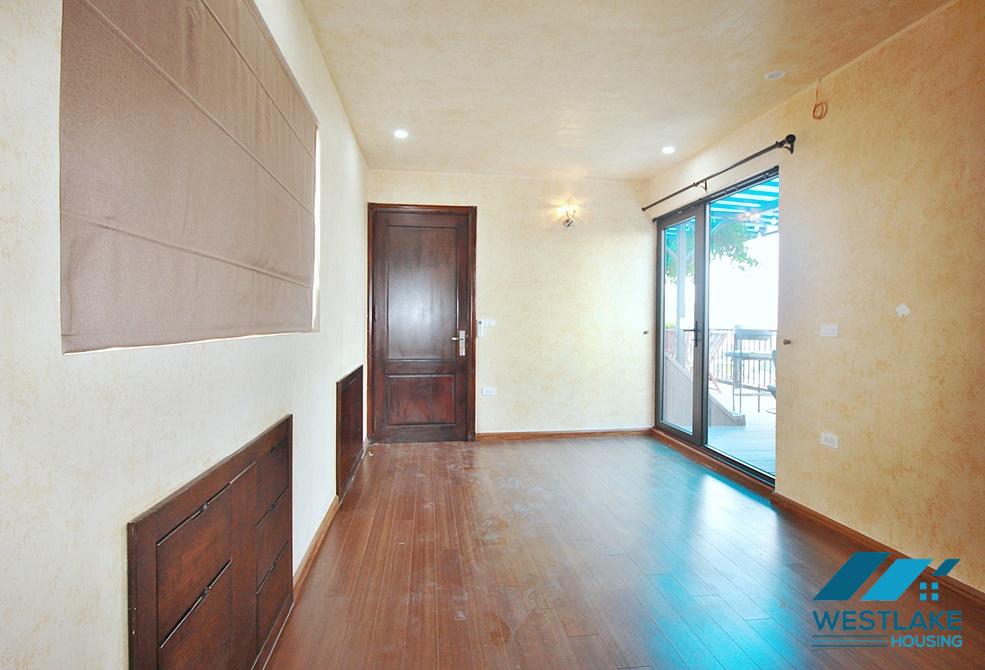 Lake view 4 bedrooms duplex apartment for rent in To Ngoc Van st, Tay Ho, Ha Noi Lake view 4 bedrooms duplex apartment for rent in To Ngoc Van st, Tay Ho, Ha Noi
